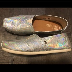 Holographic Toms